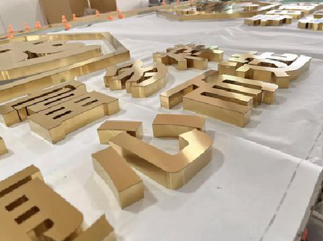 德清拉丝不锈钢字的特点。